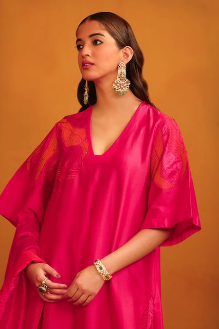 Buy_Omana By Ranjana Bothra_Pink Cotton Satin, Silk Embroidery V-neck Floral Applique Kurta Trouser Set _Online_at_Aza_Fashions