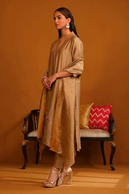 Omana By Ranjana Bothra Beige Cotton Satin, Crepe Applique V-neck Floral Kurta Trouser Set at Aza Fashions Omana By Ranjana Bothra_Beige Cotton Satin, Crepe Applique V-neck Floral Kurta Trouser Set _at_Aza_Fashions