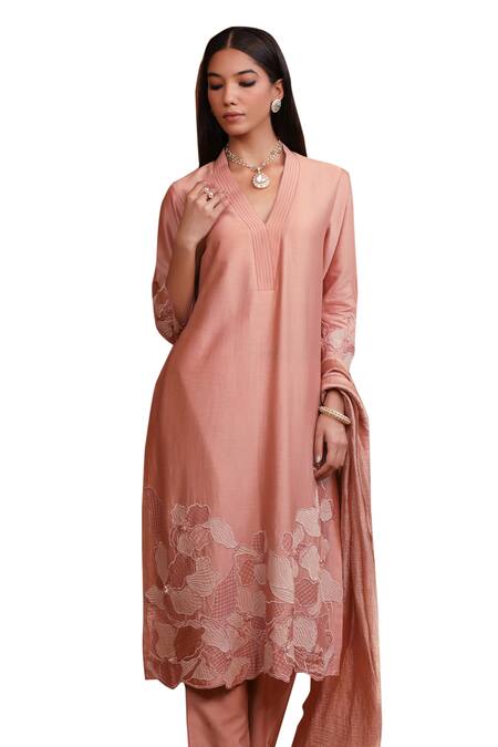 Shop Omana By Ranjana Bothra Pink Cotton Satin, Silk, Crepe Applique V-neck Floral Kurta Trouser Set Online at Aza Fashions Shop_Omana By Ranjana Bothra_Pink Cotton Satin, Silk, Crepe Applique V-neck Floral Kurta Trouser Set _Online_at_Aza_Fashions