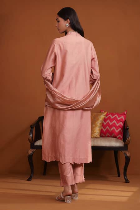 Shop Omana By Ranjana Bothra Pink Cotton Satin, Silk, Crepe Applique V-neck Floral Kurta Trouser Set at Aza Fashions Shop_Omana By Ranjana Bothra_Pink Cotton Satin, Silk, Crepe Applique V-neck Floral Kurta Trouser Set _at_Aza_Fashions