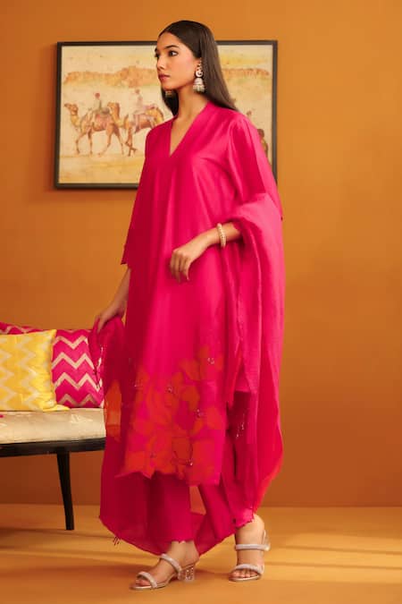 Omana By Ranjana Bothra Pink Cotton Satin, Silk Applique V-neck Floral Kurta Trouser Set at Aza Fashions Omana By Ranjana Bothra_Pink Cotton Satin, Silk Applique V-neck Floral Kurta Trouser Set _at_Aza_Fashions