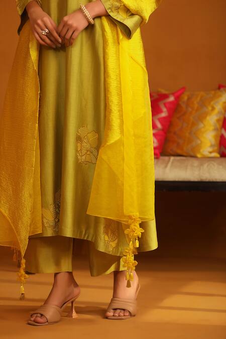 Shop_Omana By Ranjana Bothra_Green Cotton Satin, Silk Embroidery, Tassels Floral Applique Kurta Trouser Set _Online_at_Aza_Fashions