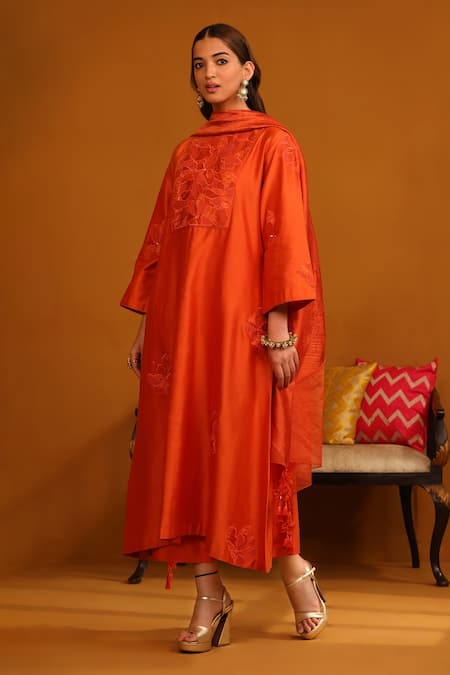 OMANA BY RANJANA BOTHRA Orange Kurta And Trouser Cotton Satin Applique Floral Round Nafeesa Flower Set 