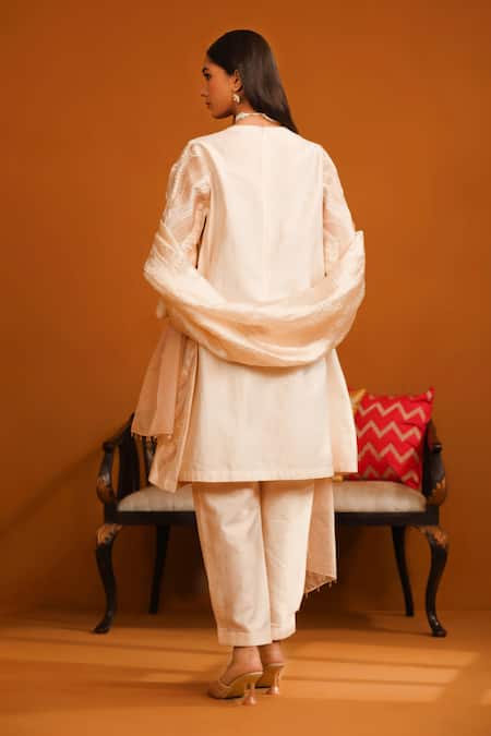 Omana By Ranjana Bothra Floral Applique Kurta Trouser Set 