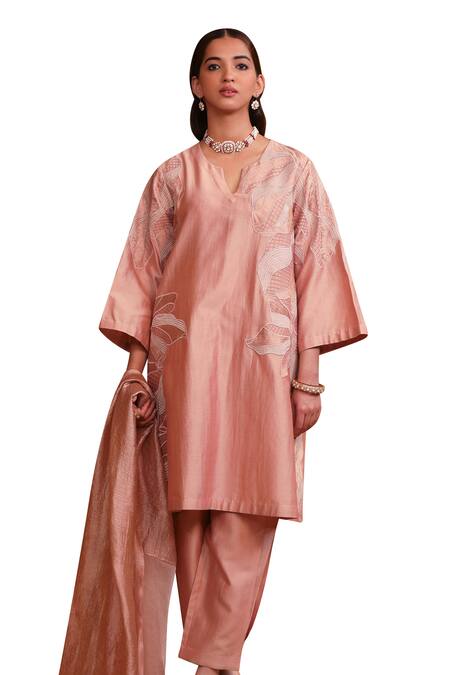 Buy Omana By Ranjana Bothra Pink Cotton Satin, Crepe V-neck Floral Applique Kurta Trouser Set Online at Aza Fashions Buy_Omana By Ranjana Bothra_Pink Cotton Satin, Crepe V-neck Floral Applique Kurta Trouser Set _Online_at_Aza_Fashions