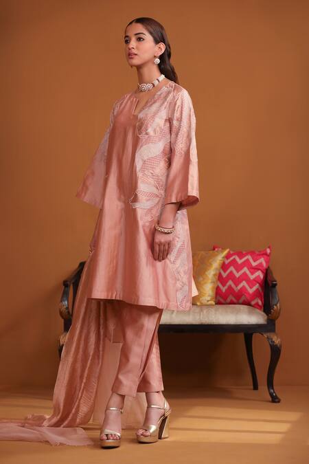 Omana By Ranjana Bothra Pink Cotton Satin, Crepe V-neck Floral Applique Kurta Trouser Set at Aza Fashions Omana By Ranjana Bothra_Pink Cotton Satin, Crepe V-neck Floral Applique Kurta Trouser Set _at_Aza_Fashions