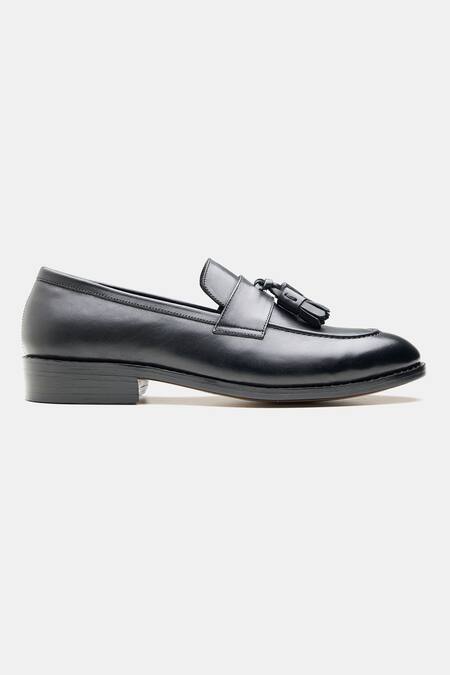 Shop Kozasko Black Tassel Goodyear Welted Loafers Online at Aza Fashions Shop_Kozasko_Black Tassel Goodyear Welted Loafers _Online_at_Aza_Fashions
