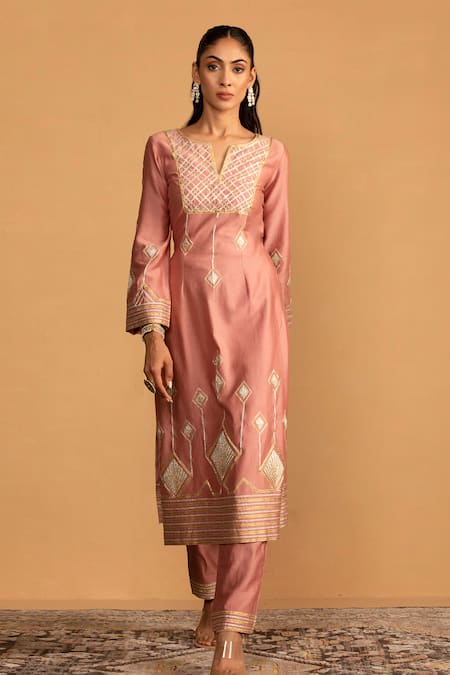 Esha Koul Pink Chanderi Embroidery Gota Notched Kurta With Pant 