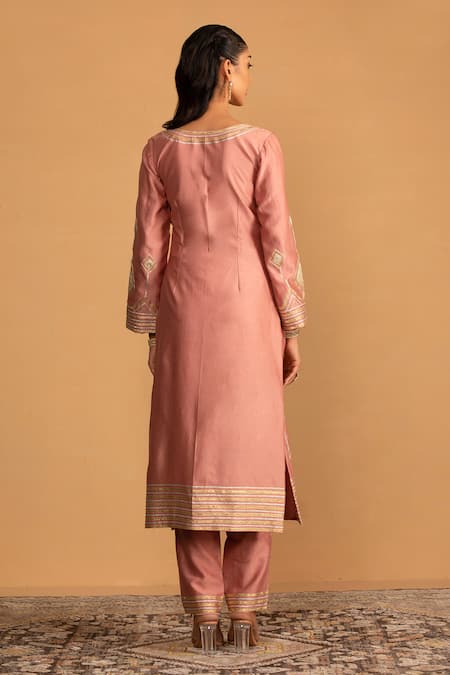 Shop Esha Koul Pink Chanderi Embroidery Split V-neck Kurta With Pant at Aza Fashions Shop_Esha Koul_Pink Chanderi Embroidery Split V-neck Kurta With Pant _at_Aza_Fashions