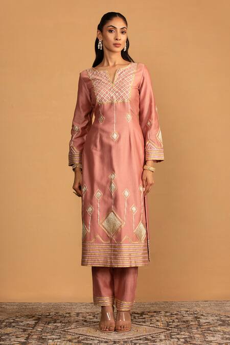 Esha Koul Pink Chanderi Embroidery Split V-neck Kurta With Pant Online at Aza Fashions Esha Koul_Pink Chanderi Embroidery Split V-neck Kurta With Pant _Online_at_Aza_Fashions