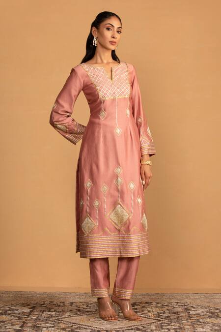 Buy Esha Koul Pink Chanderi Embroidery Split V-neck Kurta With Pant Online at Aza Fashions Buy_Esha Koul_Pink Chanderi Embroidery Split V-neck Kurta With Pant _Online_at_Aza_Fashions