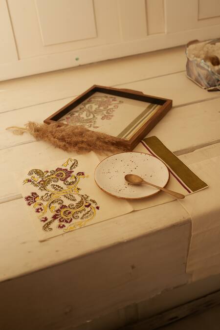 Shop Inheritance India White 100% Cotton Bijnor Block Print Table Mats - Set Of 4 at Aza Fashions Shop_Inheritance India_White 100% Cotton Bijnor Block Print Table Mats - Set Of 4_at_Aza_Fashions