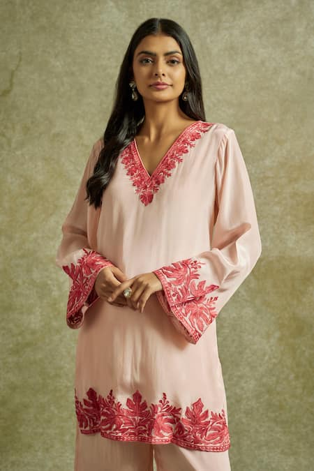 Wazir C_Peach Crepe, Cotton Embroidery V-neck Gul Kashmiri Aari Kurta With Pant _Online_at_Aza_Fashions