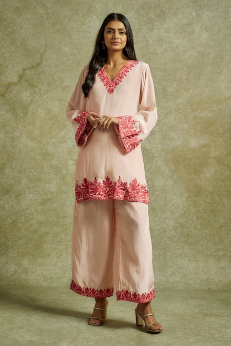 Buy_Wazir C_Peach Crepe, Cotton Embroidery V-neck Gul Kashmiri Aari Kurta With Pant _Online_at_Aza_Fashions