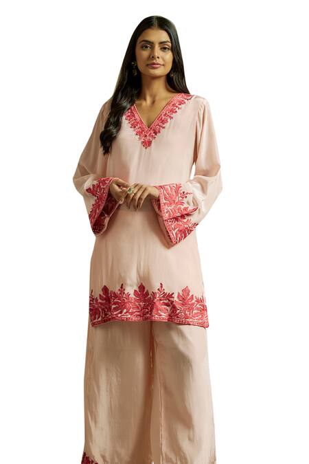 Wazir C_Peach Crepe, Cotton Embroidery V-neck Gul Kashmiri Aari Kurta With Pant _at_Aza_Fashions