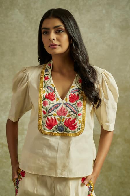 Wazir C Off White Cotton Embroidery V-neck Gul Top With Pant Online at Aza Fashions Wazir C_Off White Cotton Embroidery V-neck Gul Top With Pant _Online_at_Aza_Fashions