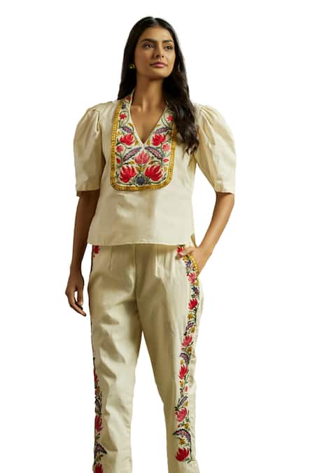 Wazir C Off White Cotton Embroidery V-neck Gul Top With Pant at Aza Fashions Wazir C_Off White Cotton Embroidery V-neck Gul Top With Pant _at_Aza_Fashions