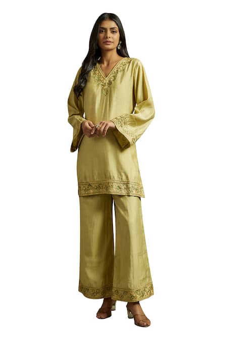 Buy Wazir C Green Muslin, Cotton Embroidery V-neck Gul Kurta With Pant Buy_Wazir C_Green Muslin, Cotton Embroidery V-neck Gul Kurta With Pant