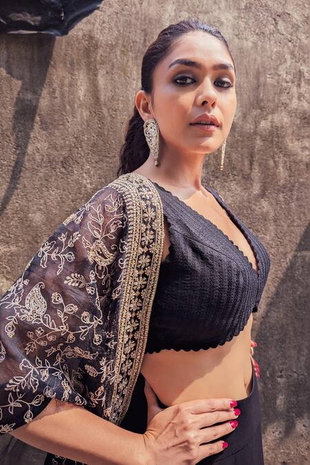 Buy_Mrunalini Rao_Black Silk, Chiffon Embroidery V-neck Urvi Resham Cape Skirt Set 