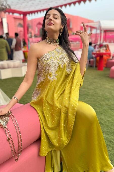 Buy_Mrunalini Rao_Green Silk Pearls, Sequins, Liana Neckline Embroidered Kaftan And Draped Pant Set 