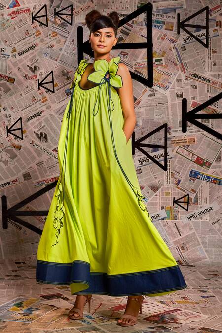 Buy Echke Green Cotton Scoop Neck Self Flower Design Maxi Dress Online at Aza Fashions Buy_Echke_Green Cotton Scoop Neck Self Flower Design Maxi Dress _Online_at_Aza_Fashions