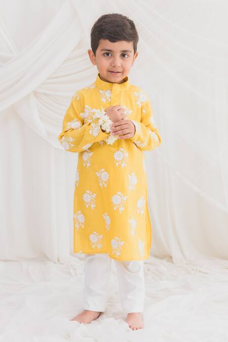 Chotibuti Chanderi Floral Embroidered Kurta With Pyjama