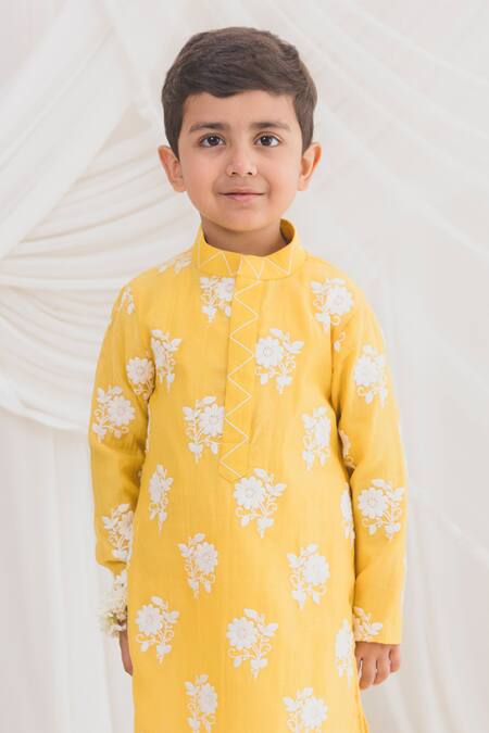 Buy Chotibuti Yellow Chanderi, Cotton Embroidery Floral Kurta With Pyjama Online at Aza Fashions Buy_Chotibuti_Yellow Chanderi, Cotton Embroidery Floral Kurta With Pyjama _Online_at_Aza_Fashions