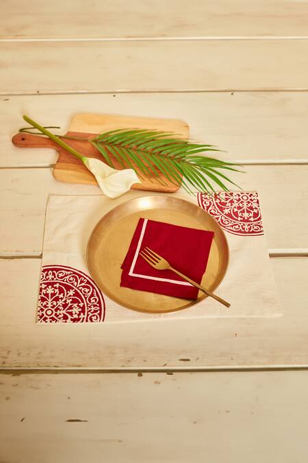 Shop Inheritance India White 100% Cotton Block Print 4 Pcs Table Mats Online at Aza Fashions Shop_Inheritance India_White 100% Cotton Block Print 4 Pcs Table Mats_Online_at_Aza_Fashions