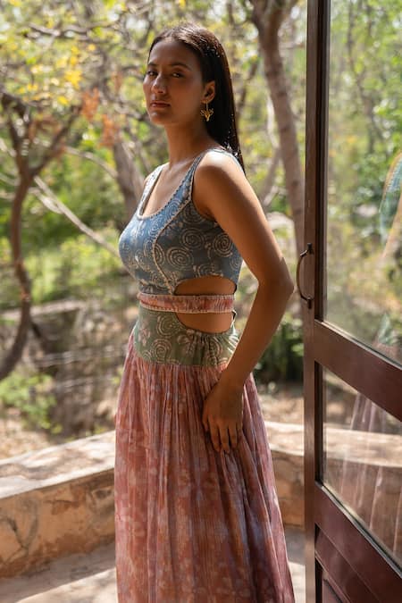 Raiman Grey Cotton Scoop Neck Batik Print Dress Online at Aza Fashions Raiman_Grey Cotton Scoop Neck Batik Print Dress_Online_at_Aza_Fashions