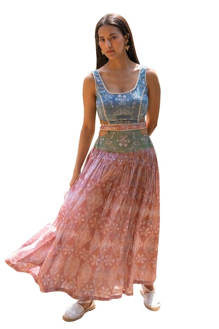 Raiman Grey Cotton Scoop Neck Batik Print Dress at Aza Fashions Raiman_Grey Cotton Scoop Neck Batik Print Dress_at_Aza_Fashions