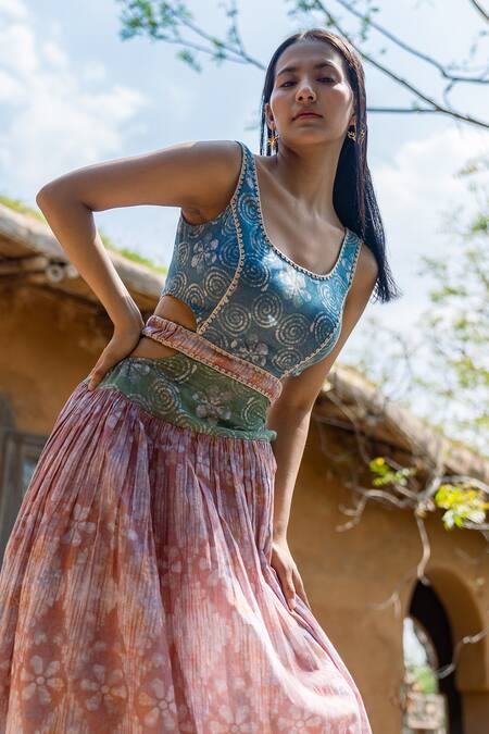 Buy Raiman Grey Cotton Scoop Neck Batik Print Dress Buy_Raiman_Grey Cotton Scoop Neck Batik Print Dress