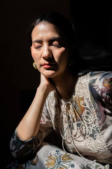 Buy Raiman Grey Cotton Print Floral Round Vintage Naomi Embroidered Dress Online at Aza Fashions Buy_Raiman_Grey Cotton Print Floral Round Vintage Naomi Embroidered Dress _Online_at_Aza_Fashions