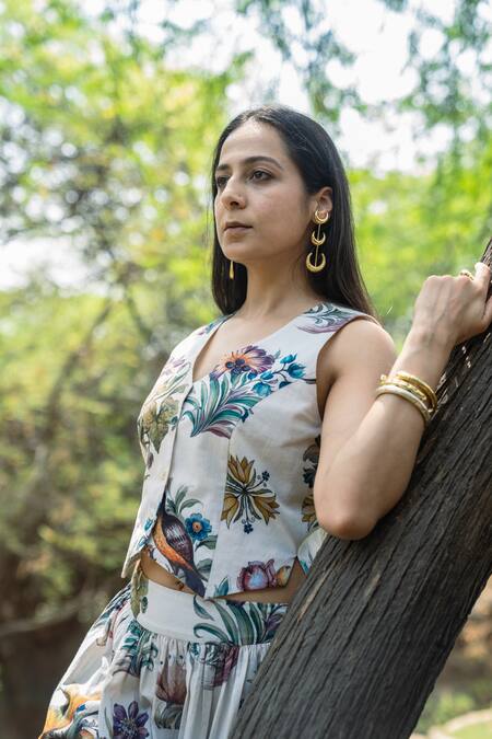 Buy Raiman Off White Cotton Print Floral V-neck Vintage Waist Coat With Skirt Buy_Raiman_Off White Cotton Print Floral V-neck Vintage Waist Coat With Skirt