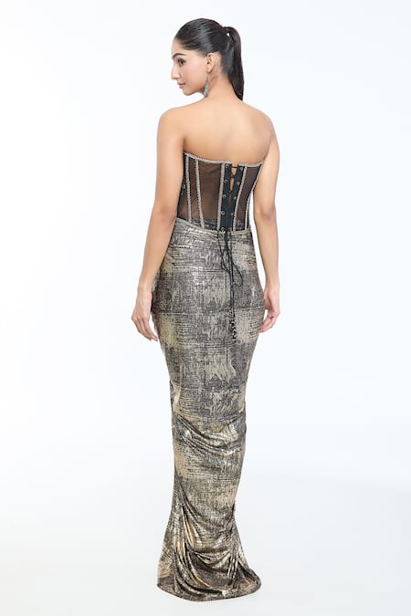 Tarun Tahiliani_Black Tulle, Jersey Crystals, Sequins, Zari Embellished Cape Draped Skirt Set _at_Aza_Fashions