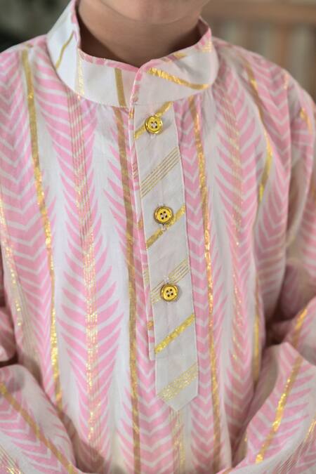 Buy_The Plum Bum_Pink Cotton Leaf Stripe Pattern Kurta With Pant _Online_at_Aza_Fashions