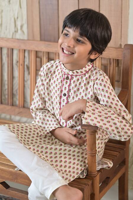 Shop_The Plum Bum_Ivory Muslin, Cotton Embroidery Floral Motif Kurta With Pant_at_Aza_Fashions