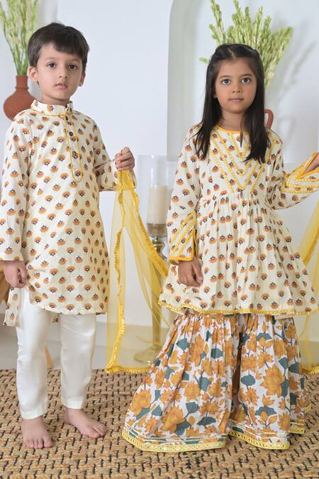 The Plum Bum_Ivory Cotton Embroidery Floral Print Straight Kurta With Pant_at_Aza_Fashions