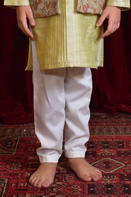 The Plum Bum Ivory Velvet, Silk, Cotton Sequins Floral Print Bandi With Kurta Set Online at Aza Fashions The Plum Bum_Ivory Velvet, Silk, Cotton Sequins Floral Print Bandi With Kurta Set _Online_at_Aza_Fashions