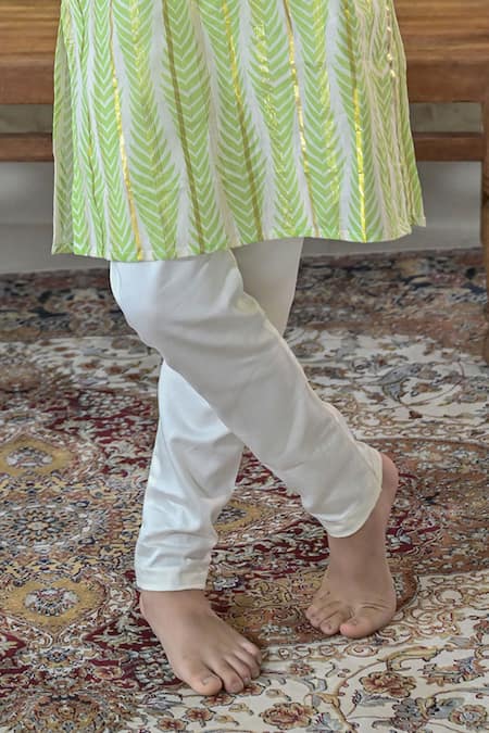 The Plum Bum Green Cotton Leaf Stripe Pattern Kurta And Pant Set Online at Aza Fashions The Plum Bum_Green Cotton Leaf Stripe Pattern Kurta And Pant Set _Online_at_Aza_Fashions