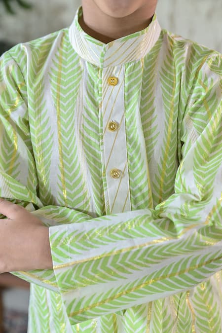 Buy_The Plum Bum_Green Cotton Leaf Stripe Pattern Kurta And Pant Set _Online_at_Aza_Fashions