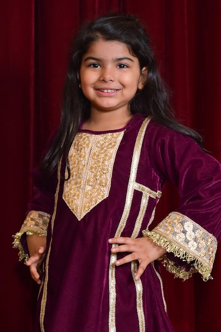 Shop The Plum Bum Purple Velvet Gota Patti Lace Detailed Kurta Salwar Set at Aza Fashions Shop_The Plum Bum_Purple Velvet Gota Patti Lace Detailed Kurta Salwar Set _at_Aza_Fashions