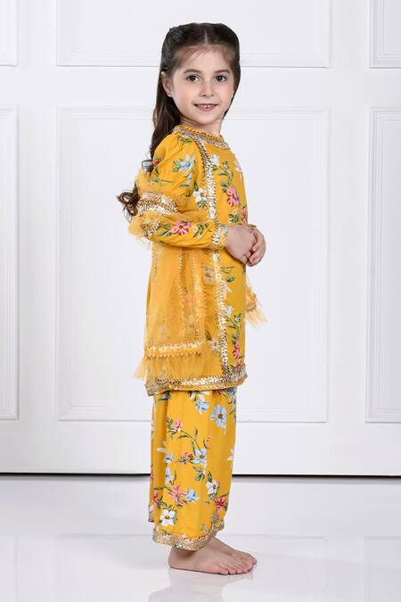 The Pony & Peony Co. Yellow Cotton Embroidery, Gota Patti Flower Vine Print Kurta Pant Set Online at Aza Fashions The Pony & Peony Co._Yellow Cotton Embroidery, Gota Patti Flower Vine Print Kurta Pant Set _Online_at_Aza_Fashions