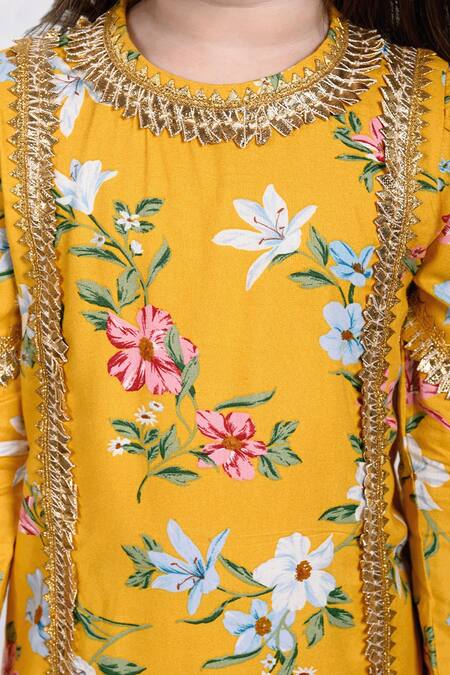 The Pony & Peony Co. Yellow Cotton Embroidery, Gota Patti Flower Vine Print Kurta Pant Set at Aza Fashions The Pony & Peony Co._Yellow Cotton Embroidery, Gota Patti Flower Vine Print Kurta Pant Set _at_Aza_Fashions