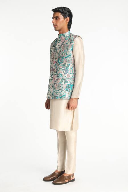 Buy Aisha Rao Ivory Jacquard, Chanderi Embroidery Floral Pattern Bundi With Kurta Set Online at Aza Fashions Buy_Aisha Rao_Ivory Jacquard, Chanderi Embroidery Floral Pattern Bundi With Kurta Set _Online_at_Aza_Fashions