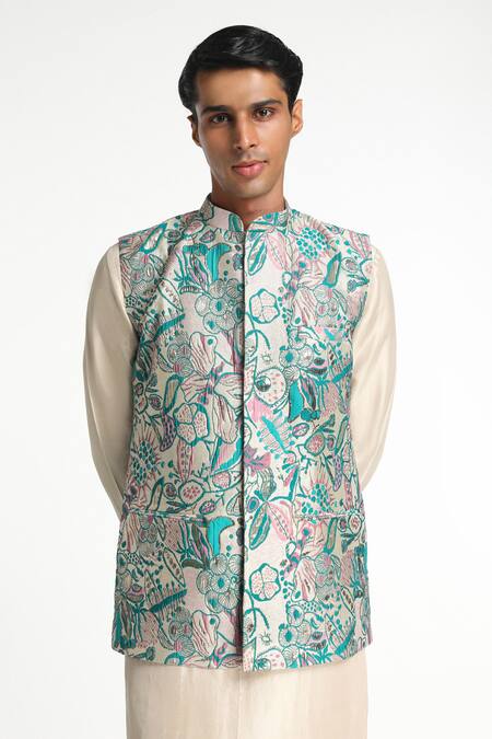 Shop Aisha Rao Ivory Jacquard, Chanderi Embroidery Floral Pattern Bundi With Kurta Set Online at Aza Fashions Shop_Aisha Rao_Ivory Jacquard, Chanderi Embroidery Floral Pattern Bundi With Kurta Set _Online_at_Aza_Fashions