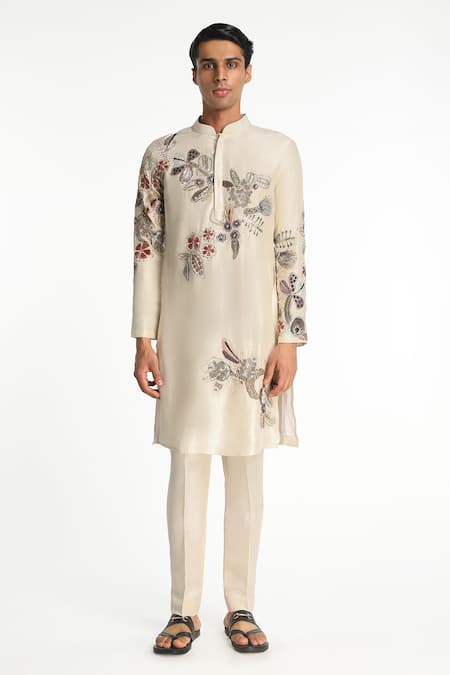 Aisha Rao Zenih Floral Applique Detailed Kurta & Pant Set 