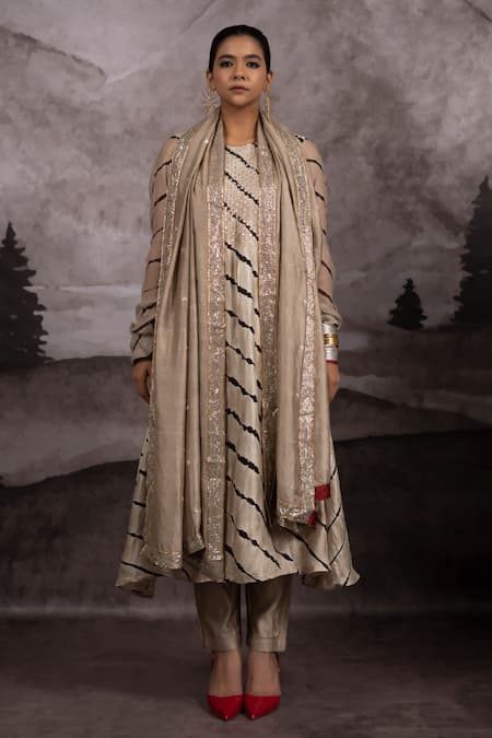 Buy_Bhusattva_Gold Cotton, Silk Beads, Metallic Thread Leheriya Tie Dye Pattern Kurta Pant Set 