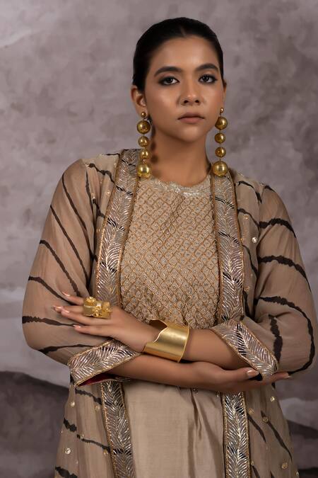 Buy_Bhusattva_Gold Organza, Cotton, Silk Metallic Leheriya Tie Dye Pattern Shrug Kurta Set 