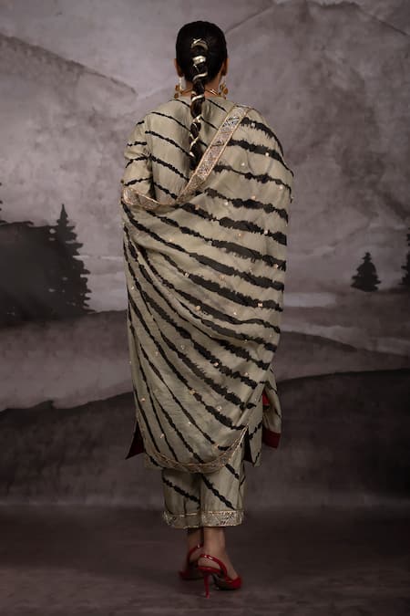 Bhusattva Rajasthani Leheriya Tie Dye Pattern Kurta Set 