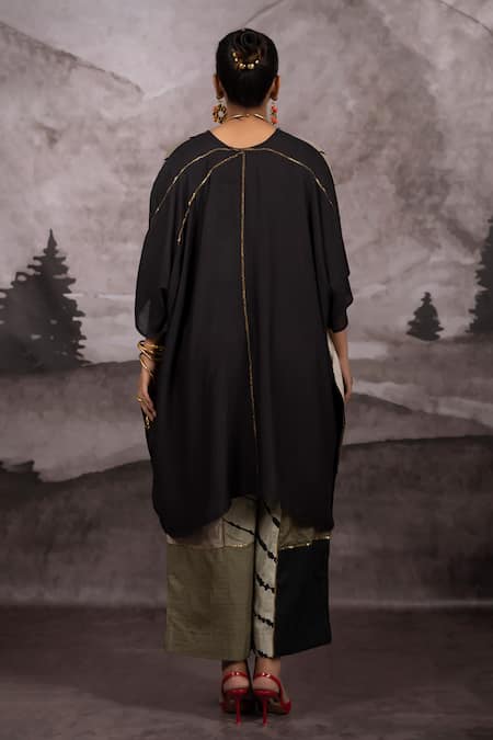 Bhusattva Leheriya Wave Pattern Patchwork Kaftan 